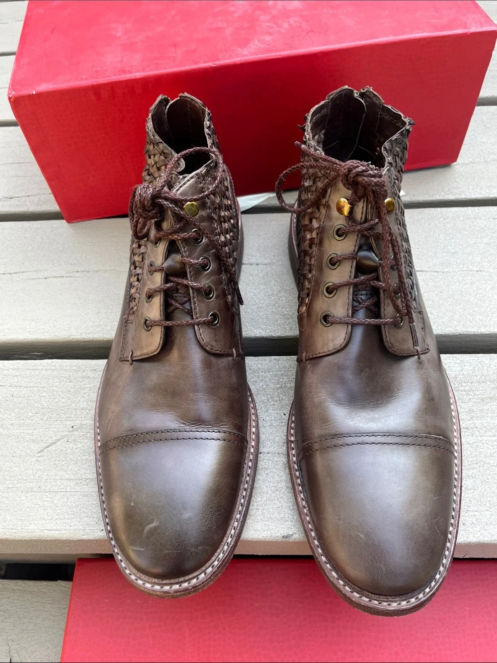 Mens- Donald Pliner shoes. Size 10.